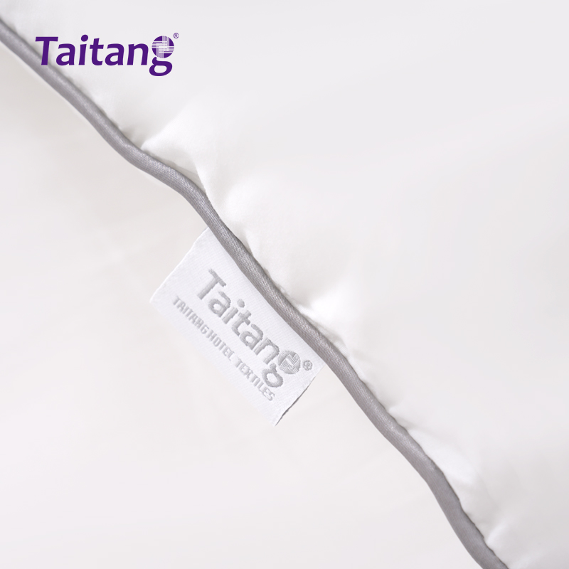 枕芯全棉防羽布-1300克羽丝棉